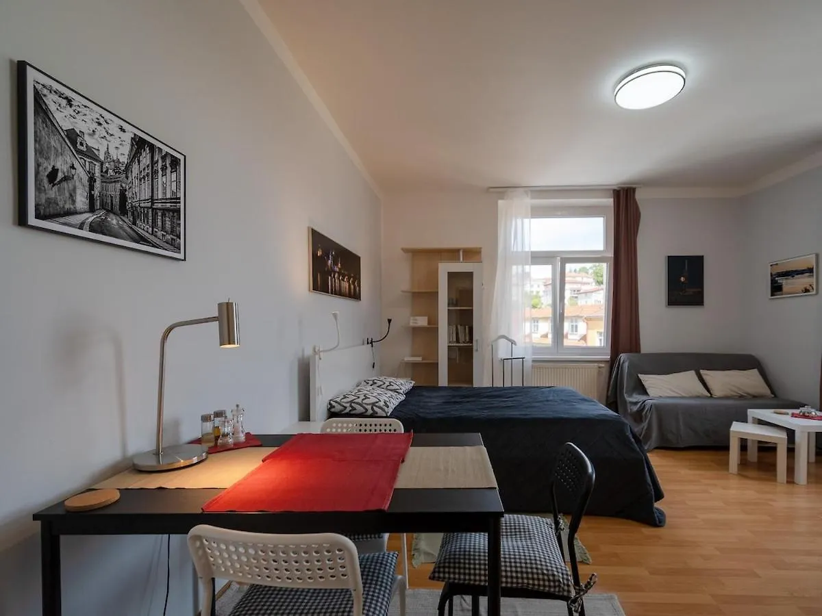 Comfortable Apartment In Prague 8 - Liben