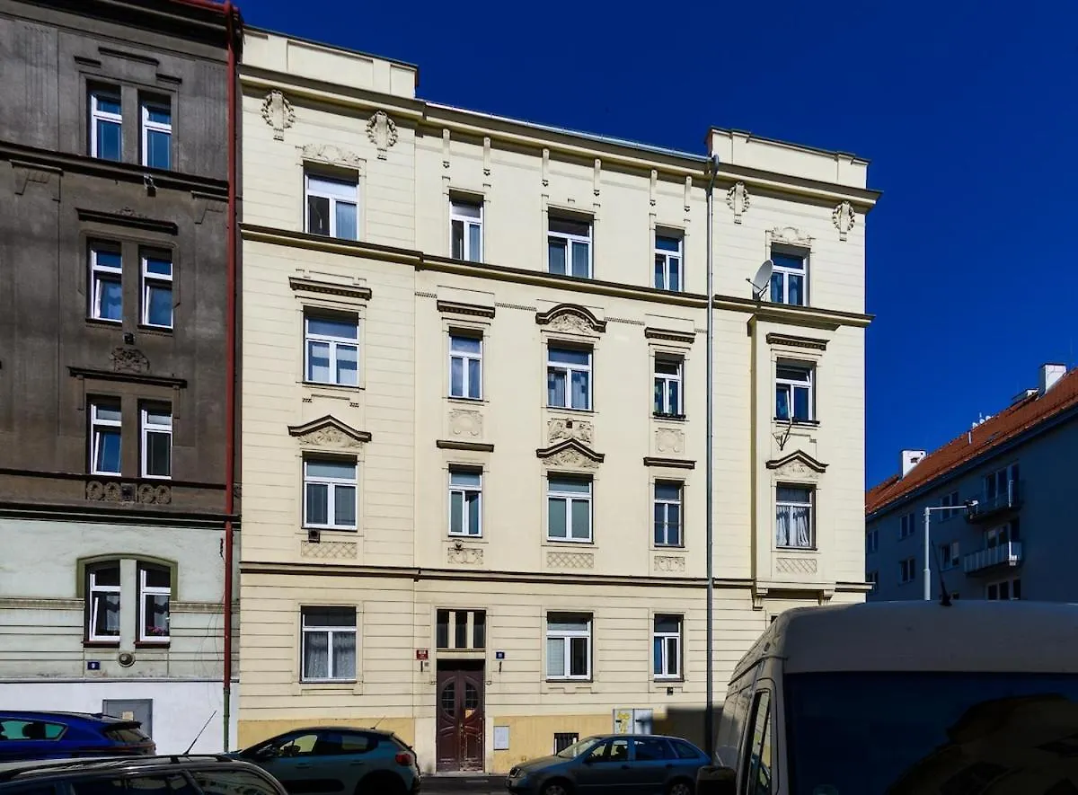 Comfortable Apartment In Prague 8 - Liben