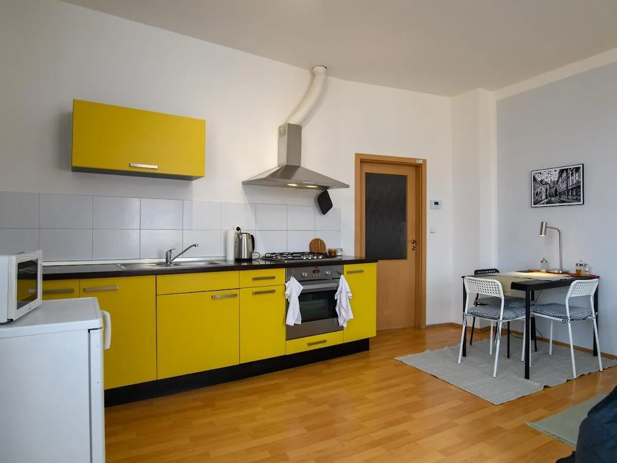 Comfortable Apartment In Prague 8 - Liben